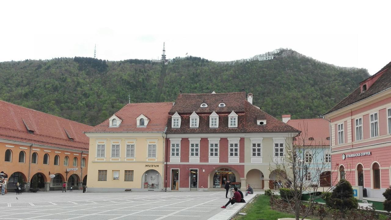 Black Church Studio Brasov Ngoại thất bức ảnh